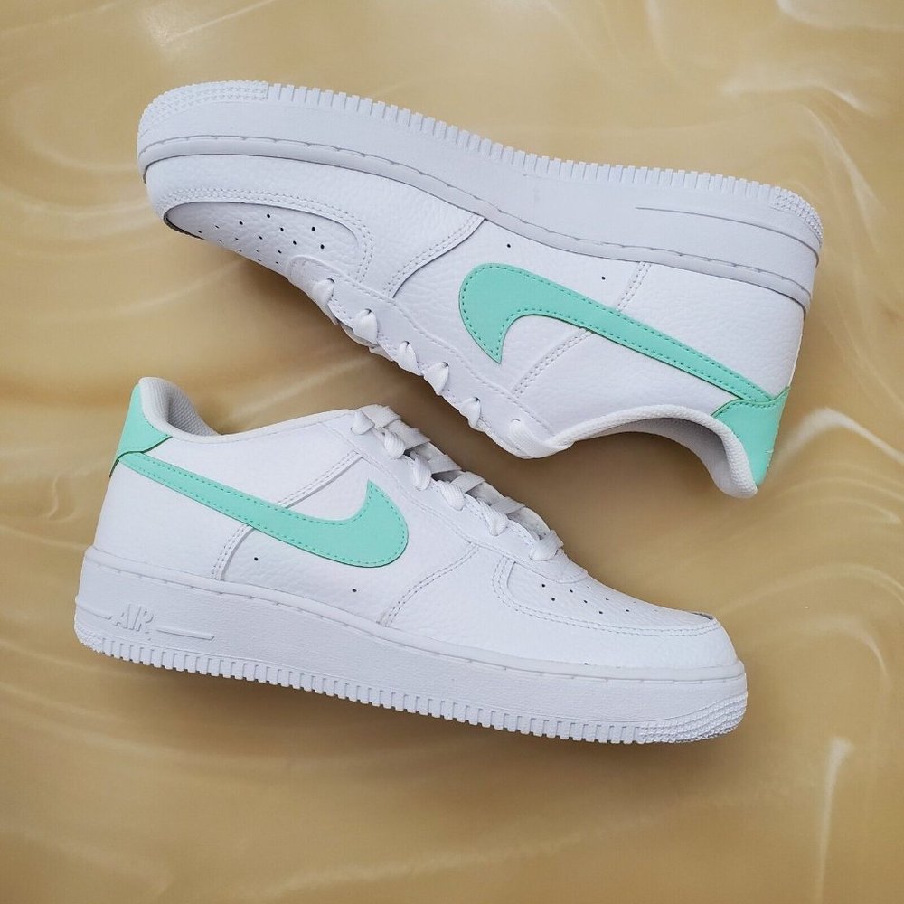 Nike Air Force 1 - Picture 4 of 10